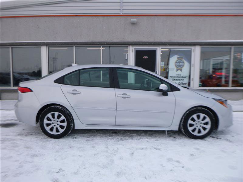 Used 2021 Toyota Corolla LE image 4