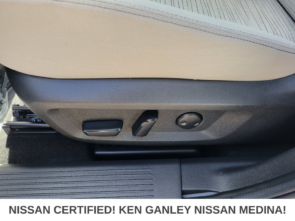 Certified 2023 Nissan Rogue SV AWD/4WD image 35