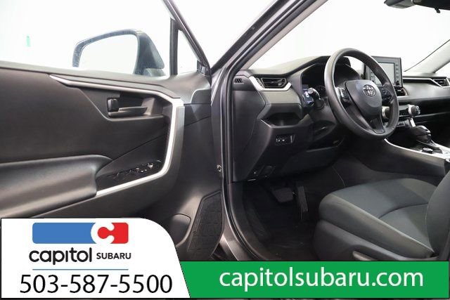 Used 2022 Toyota RAV4 LE image 10