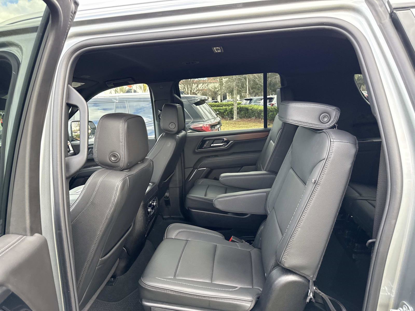 Used 2025 GMC Yukon XL Denali image 14