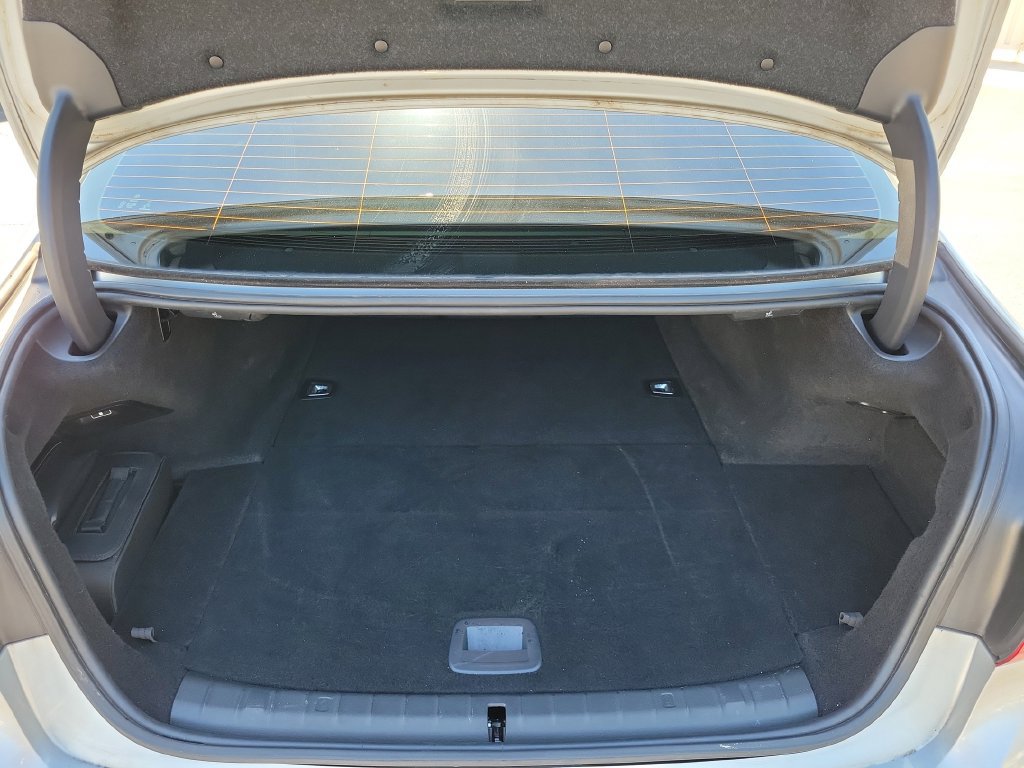 Used 2019 BMW 530e w/ Convenience Package RWD image 16
