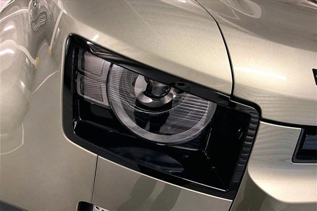 Used 2025 Land Rover Defender 110 S image 28