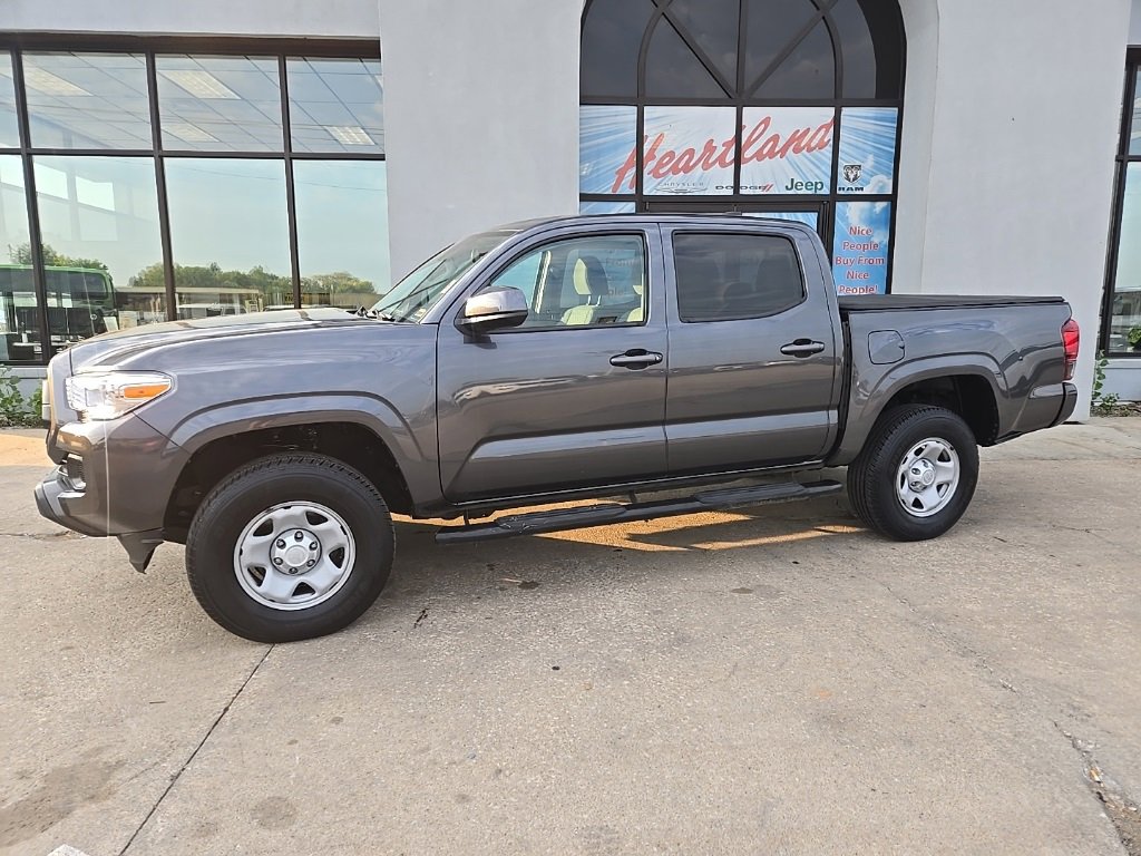 Used 2022 Toyota Tacoma SR image 4