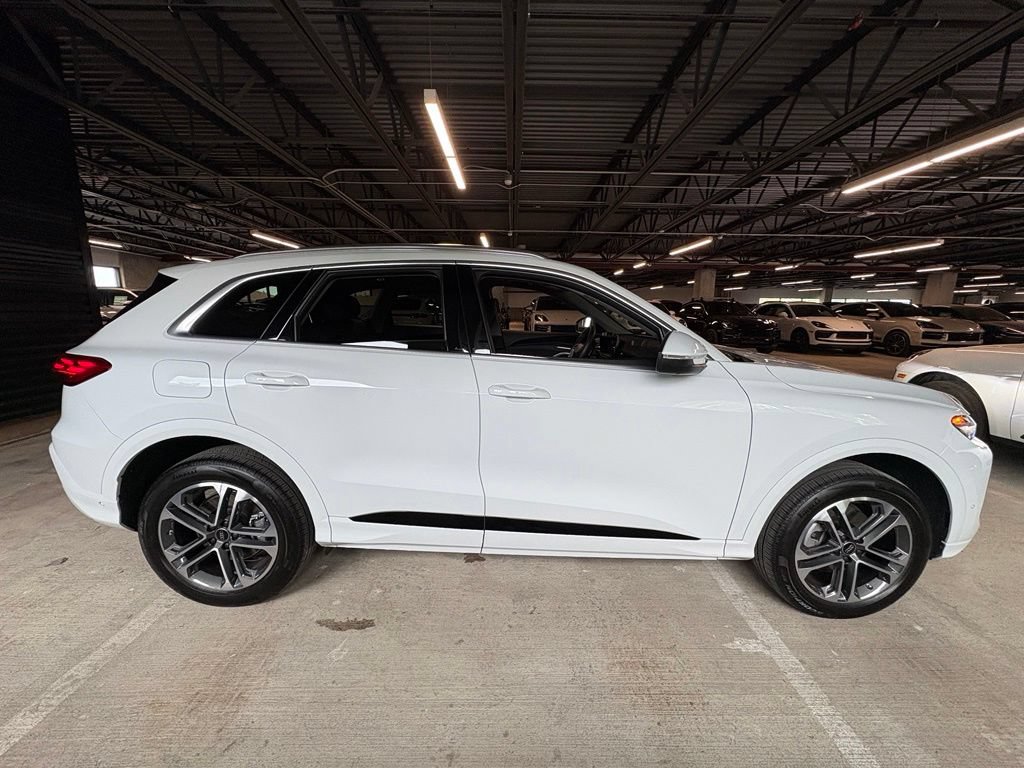 Used 2025 Audi Q5 Premium w/ Convenience Package AWD/4WD image 10