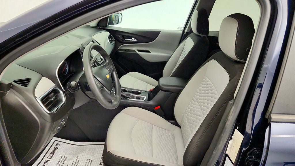 Used 2020 Chevrolet Equinox LS w/ LS Convenience Package FWD image 17