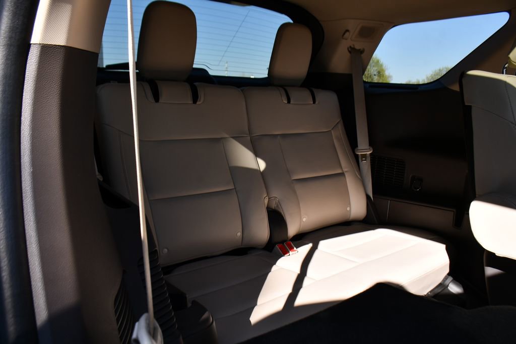 Used 2023 Ford Explorer Platinum w/ Technology Package AWD/4WD image 19