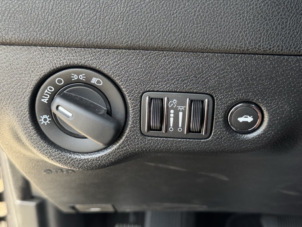 Used 2023 Dodge Charger SXT RWD image 22