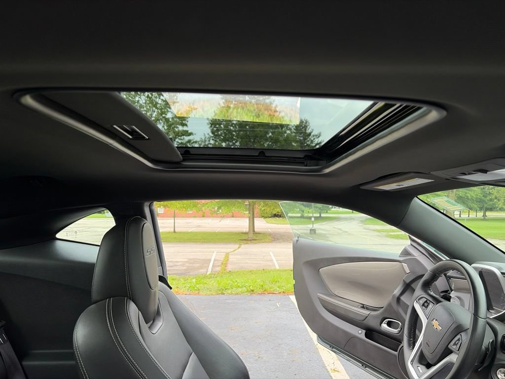 Used 2015 Chevrolet Camaro SS w/ Green Flash Special Edition RWD image 27