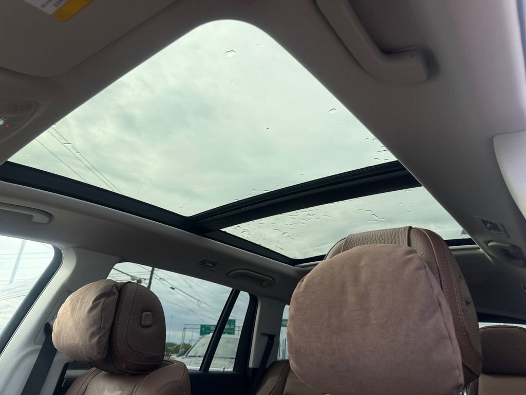 New 2026 Mercedes-Benz GLS 450 4MATIC image 17