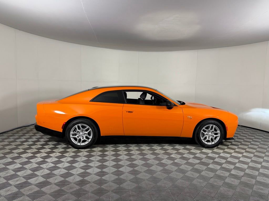 Used 2025 Dodge Charger R/T w/ Sun & Sound Package image 3