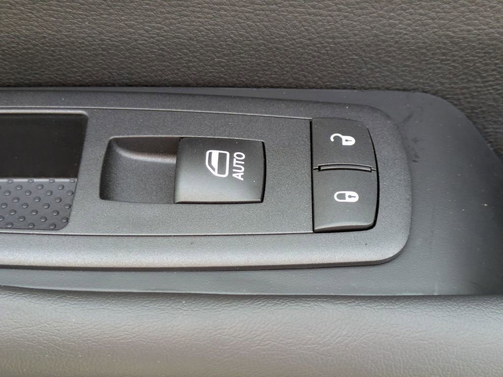 New 2026 Chrysler Pacifica Limited image 42