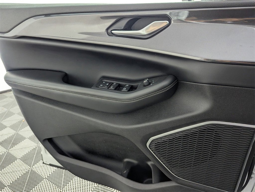 Certified 2023 Jeep Grand Cherokee L Laredo image 29