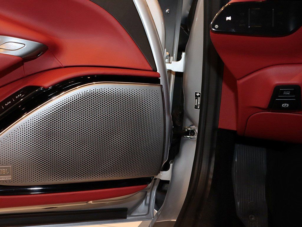 Certified 2021 Ferrari Roma image 99