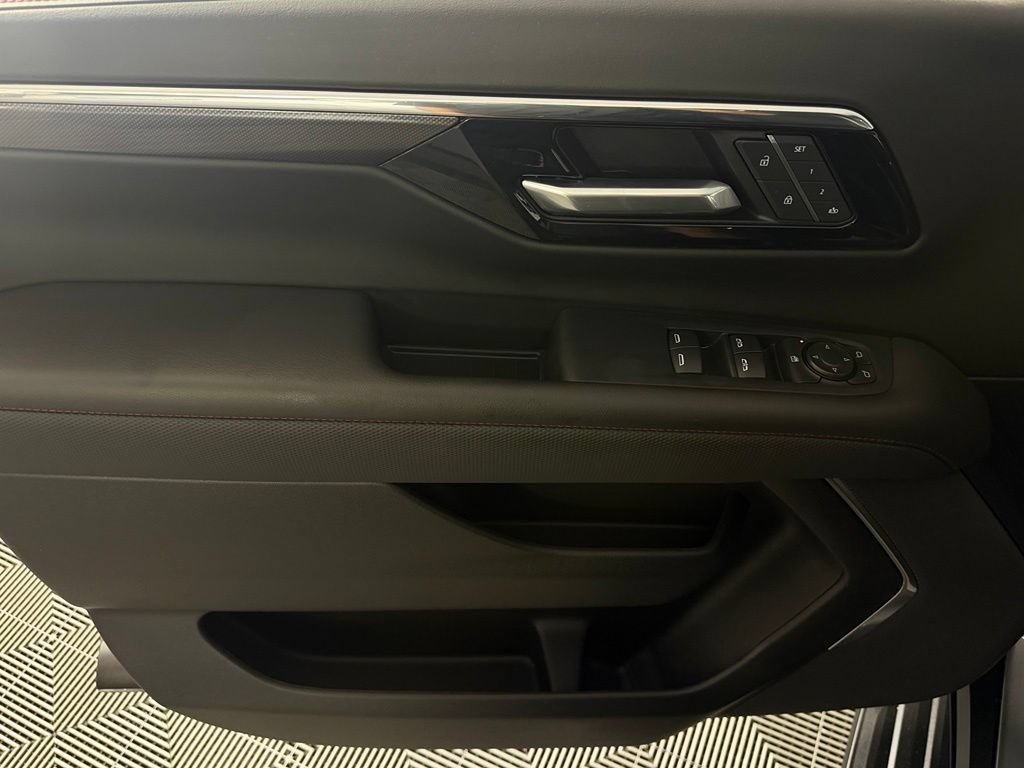 Used 2026 Chevrolet Suburban RST AWD/4WD image 27