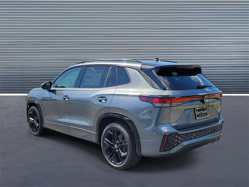 New 2026 Volkswagen Tiguan SE R-Line image 4