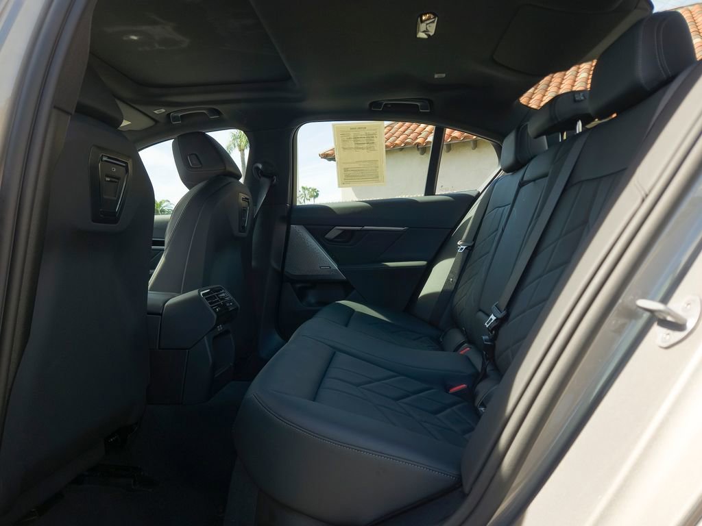 Used 2025 BMW 530i image 9