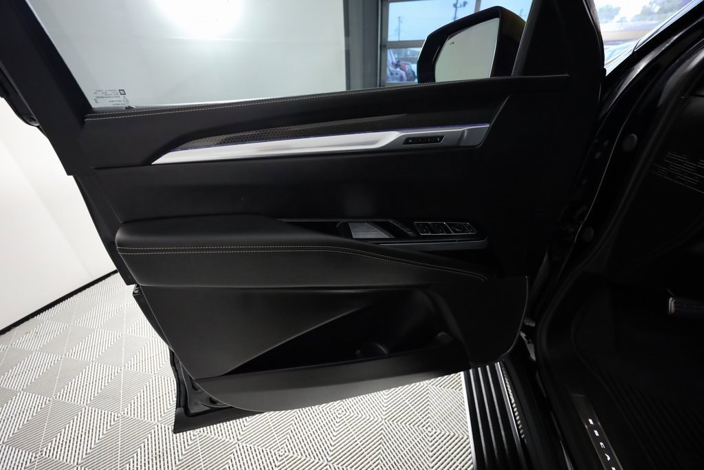 Used 2025 Cadillac Escalade V image 18