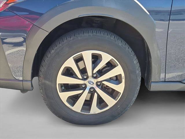 Used 2024 Subaru Outback Premium AWD/4WD image 2