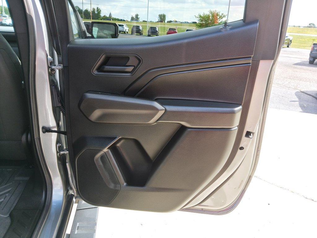 Used 2025 Chevrolet Colorado Trail Boss AWD/4WD image 13