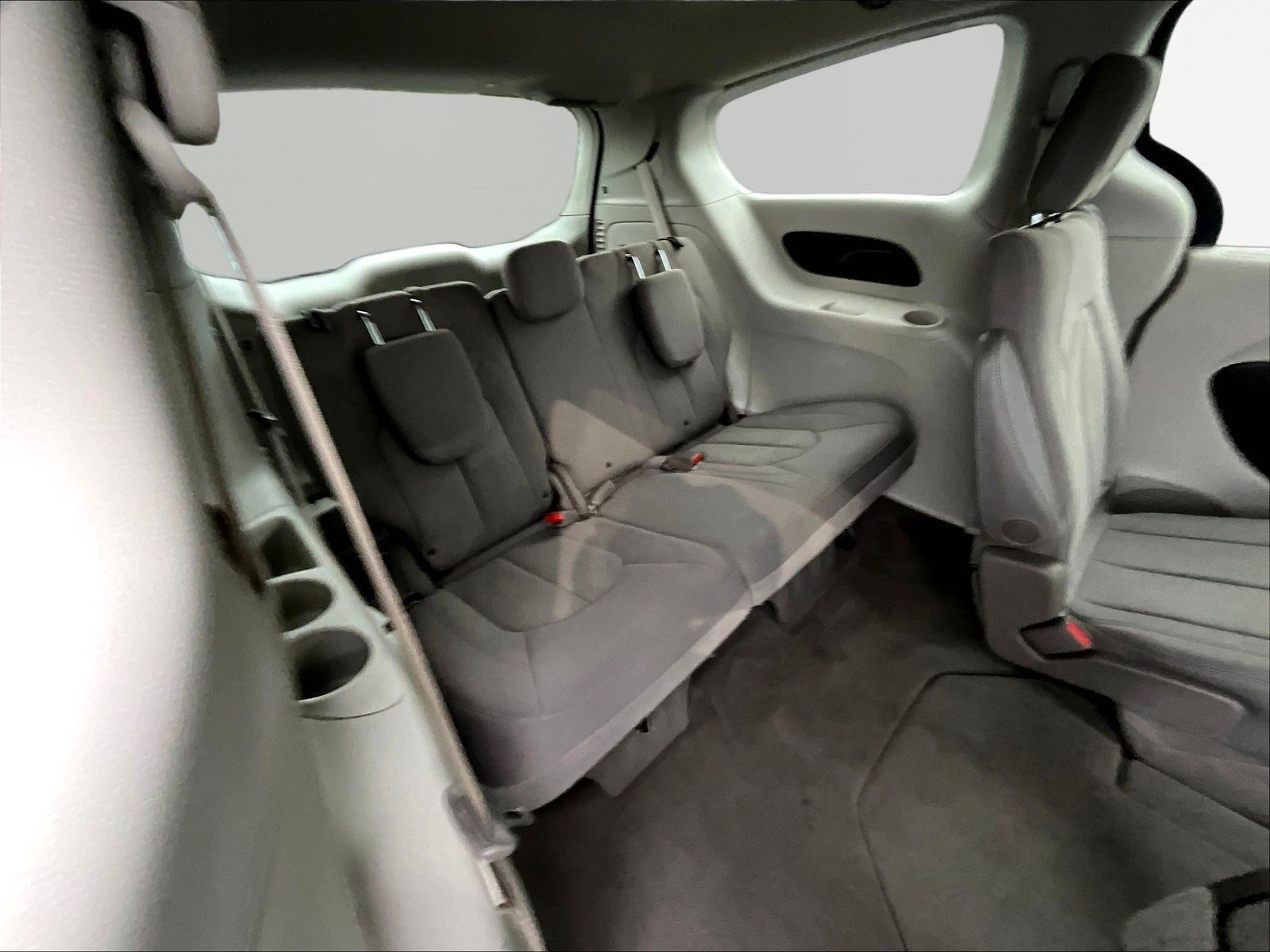 Used 2019 Chrysler Pacifica Touring Plus w/ Advanced Safetytec Group FWD image 25