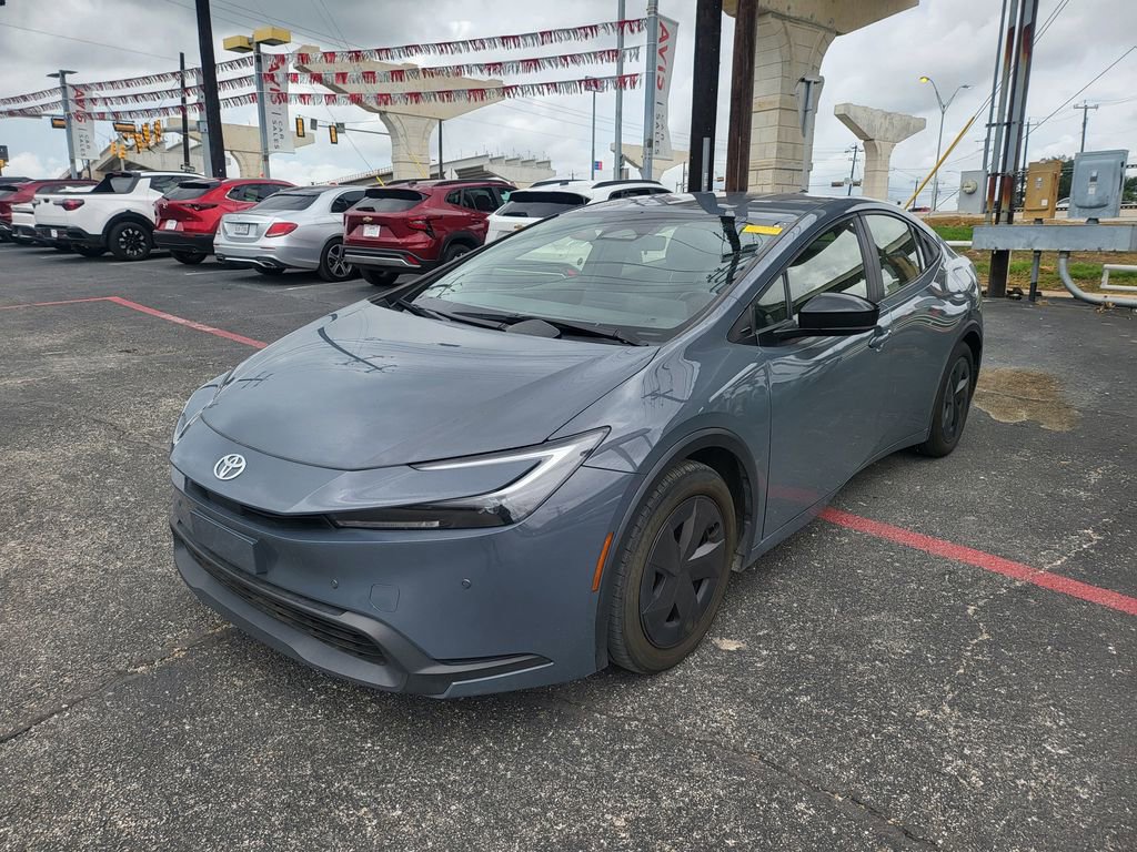 Used 2024 Toyota Prius LE FWD image 1