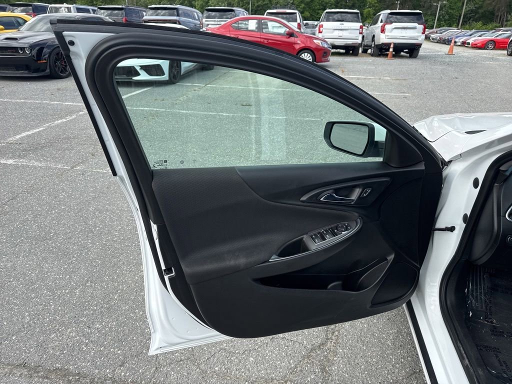Used 2021 Chevrolet Malibu LT FWD image 25