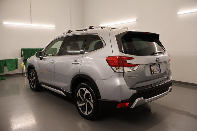 Used 2023 Subaru Forester Touring image 4