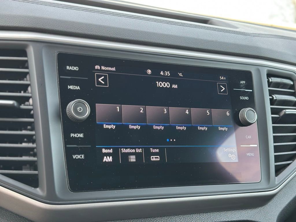 Used 2020 Volkswagen Atlas Cross Sport SE w/ Panoramic Sunroof Package image 38