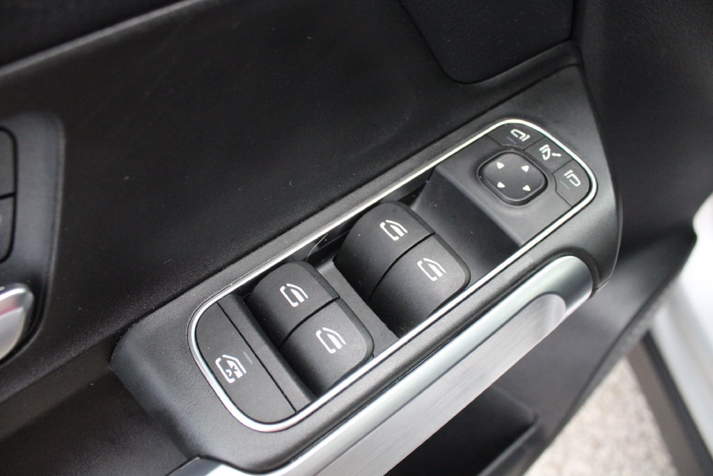 Used 2021 Mercedes-Benz GLB 250 image 8