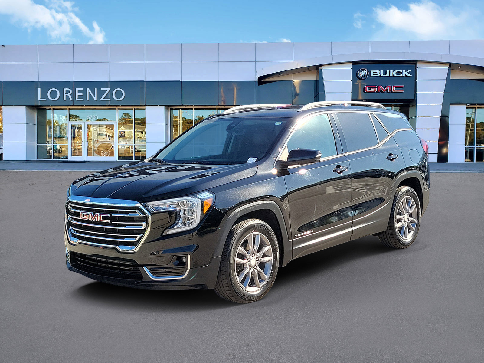 Used 2022 GMC Terrain SLT FWD image 1