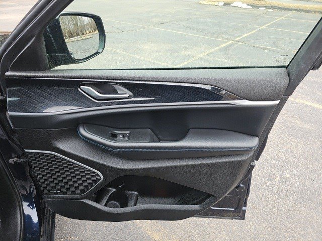 Used 2024 Jeep Grand Cherokee Trailhawk image 15