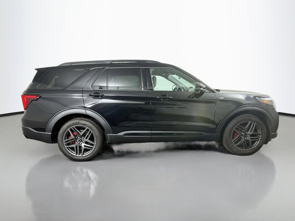 Used 2026 Ford Explorer ST-Line w/ ST-Line Street Pack AWD/4WD image 11