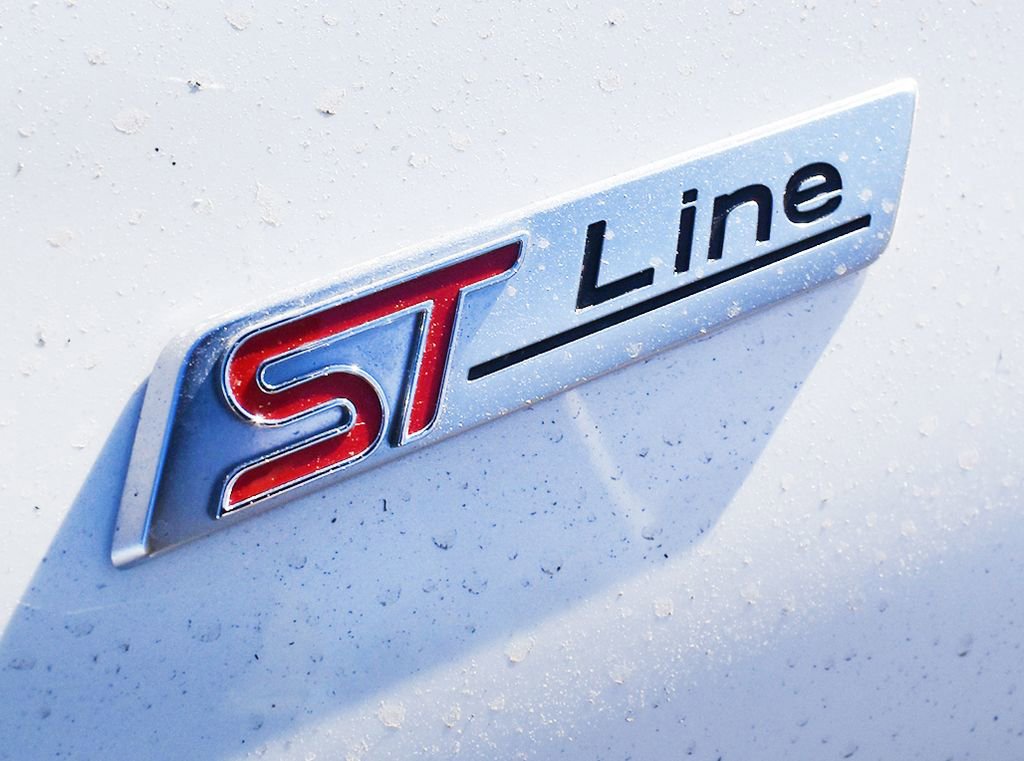 Used 2025 Ford Explorer ST-Line AWD/4WD image 9