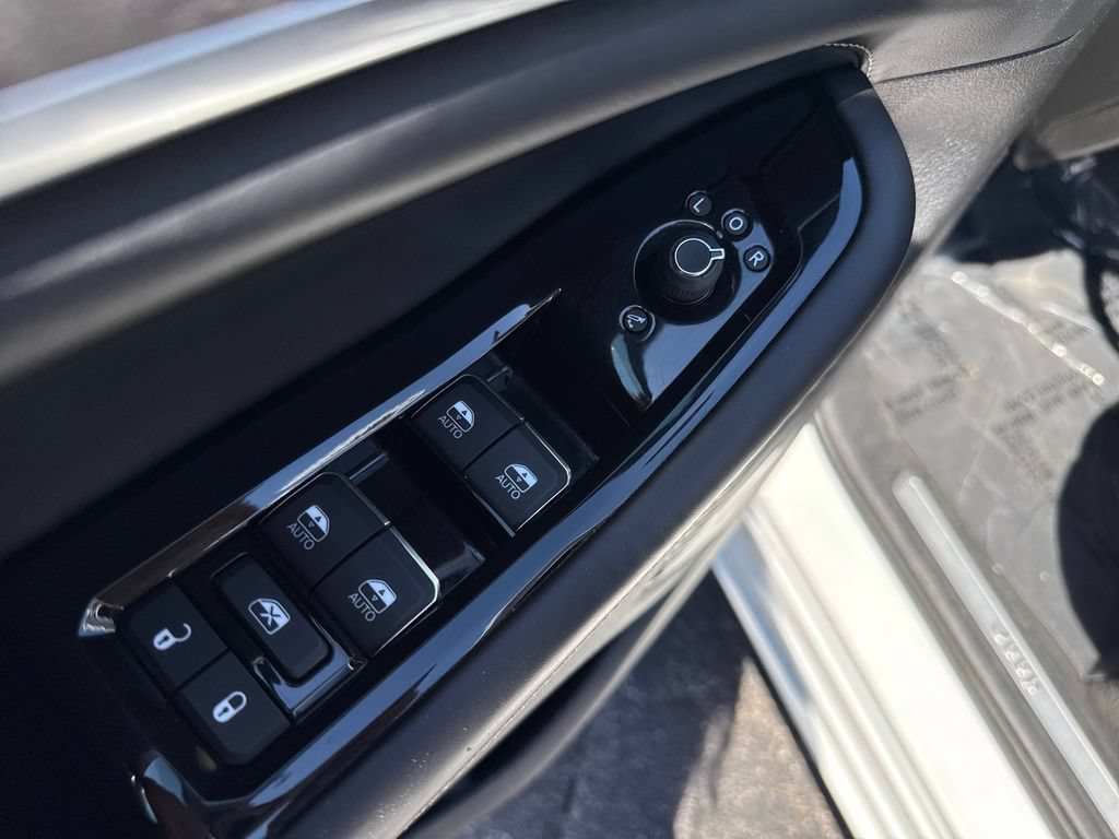 Used 2021 Jeep Grand Cherokee L Overland AWD/4WD image 24