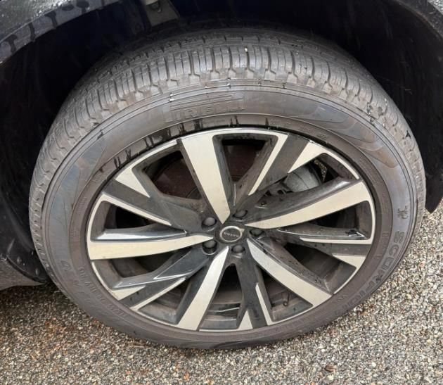 Used 2025 Volvo XC90 B5 Core AWD/4WD image 6