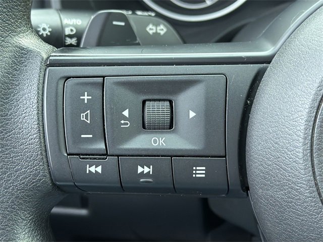 Used 2024 Nissan Rogue SV image 30