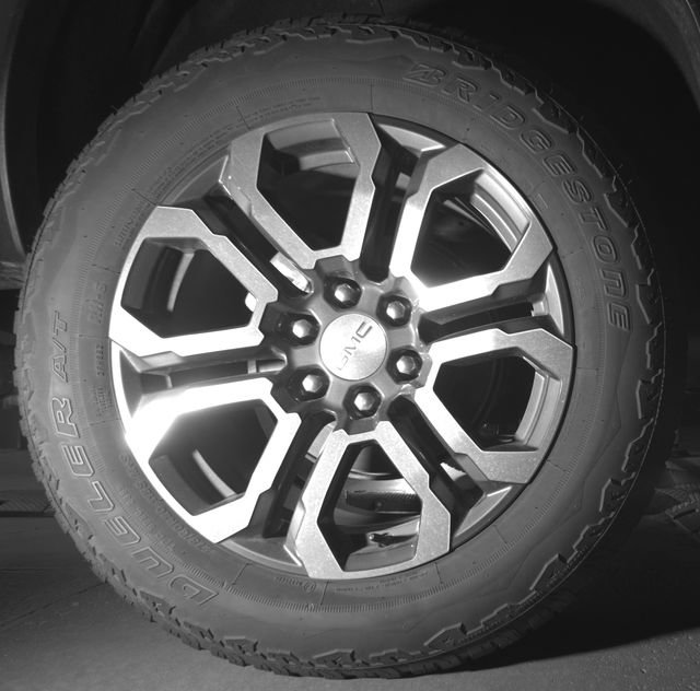Used 2024 GMC Canyon AT4 w/ Canyon Safety Plus Package AWD/4WD image 12
