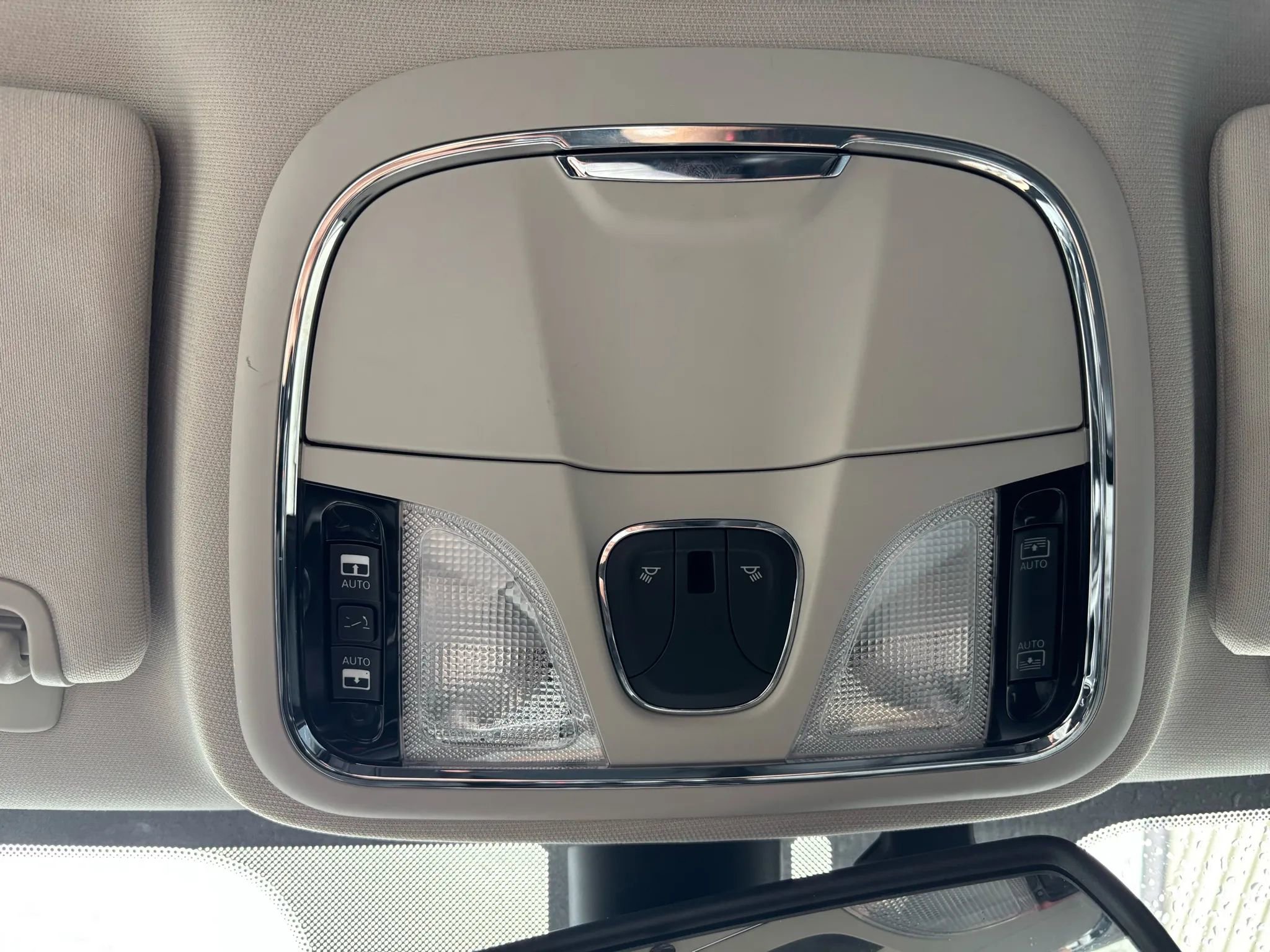 Used 2014 Jeep Cherokee Trailhawk w/ Comfort/Convenience Group image 24