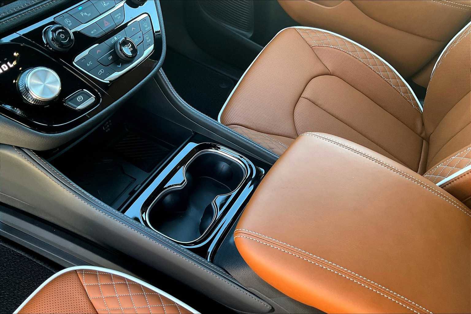 New 2026 Chrysler Pacifica Pinnacle image 7