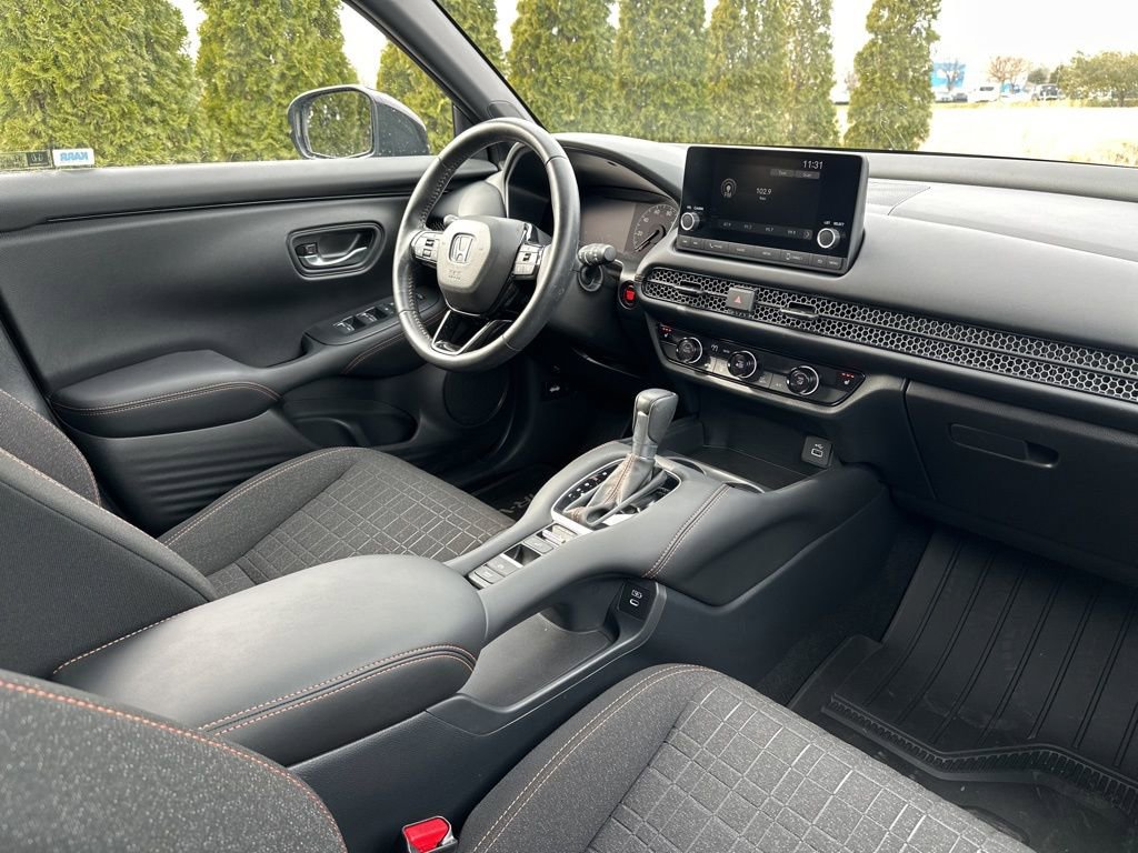 Used 2025 Honda HR-V Sport image 34