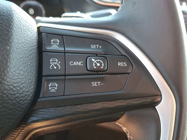 Used 2023 Jeep Grand Cherokee L Laredo RWD image 23