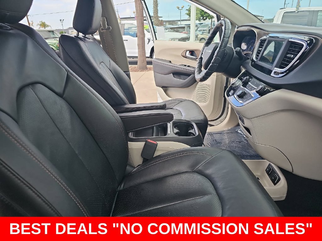 Used 2018 Chrysler Pacifica Touring-L FWD image 10