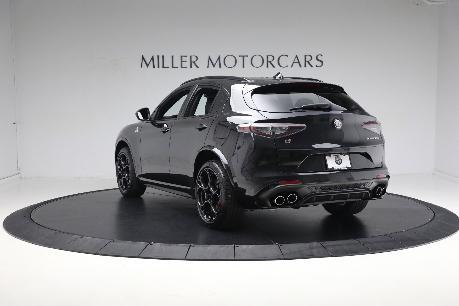 New 2024 Alfa Romeo Stelvio Quadrifoglio w/ Active Assist Plus Package AWD/4WD image 11
