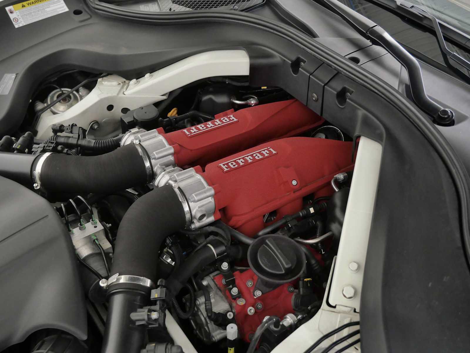Certified 2019 Ferrari Portofino RWD image 33