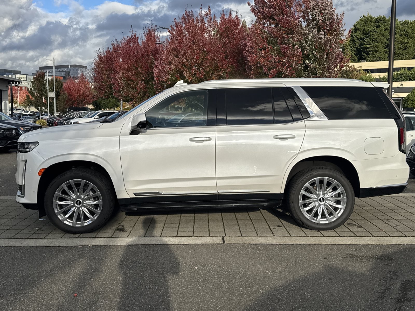 Used 2024 Cadillac Escalade Premium Luxury w/ Performance Package AWD/4WD image 8