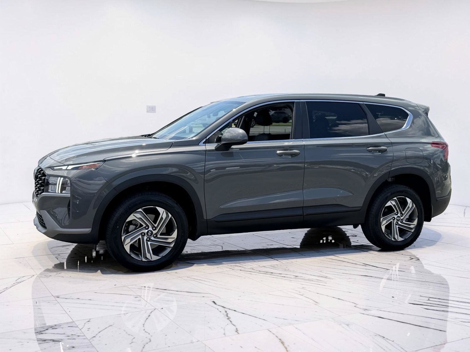 Used 2023 Hyundai Santa Fe SE AWD/4WD image 4