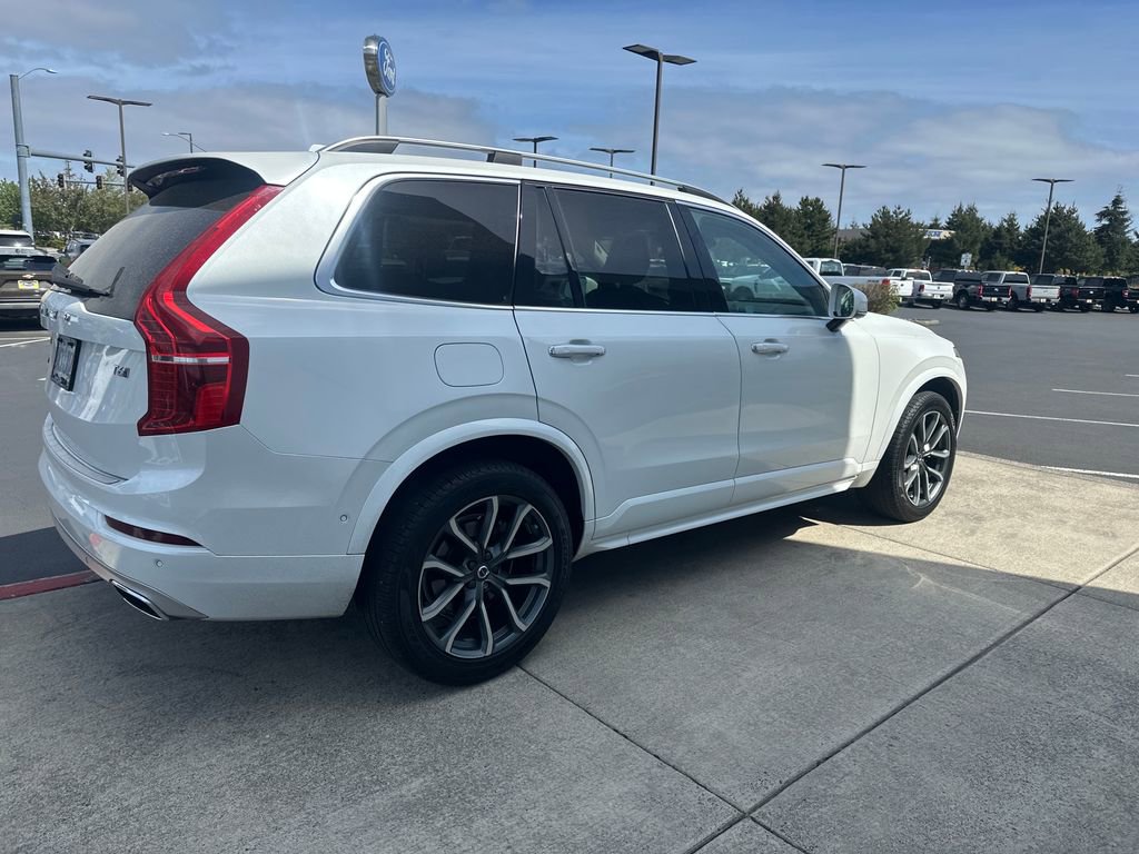 Used 2017 Volvo XC90 T6 Momentum w/ Vision Package AWD/4WD image 4