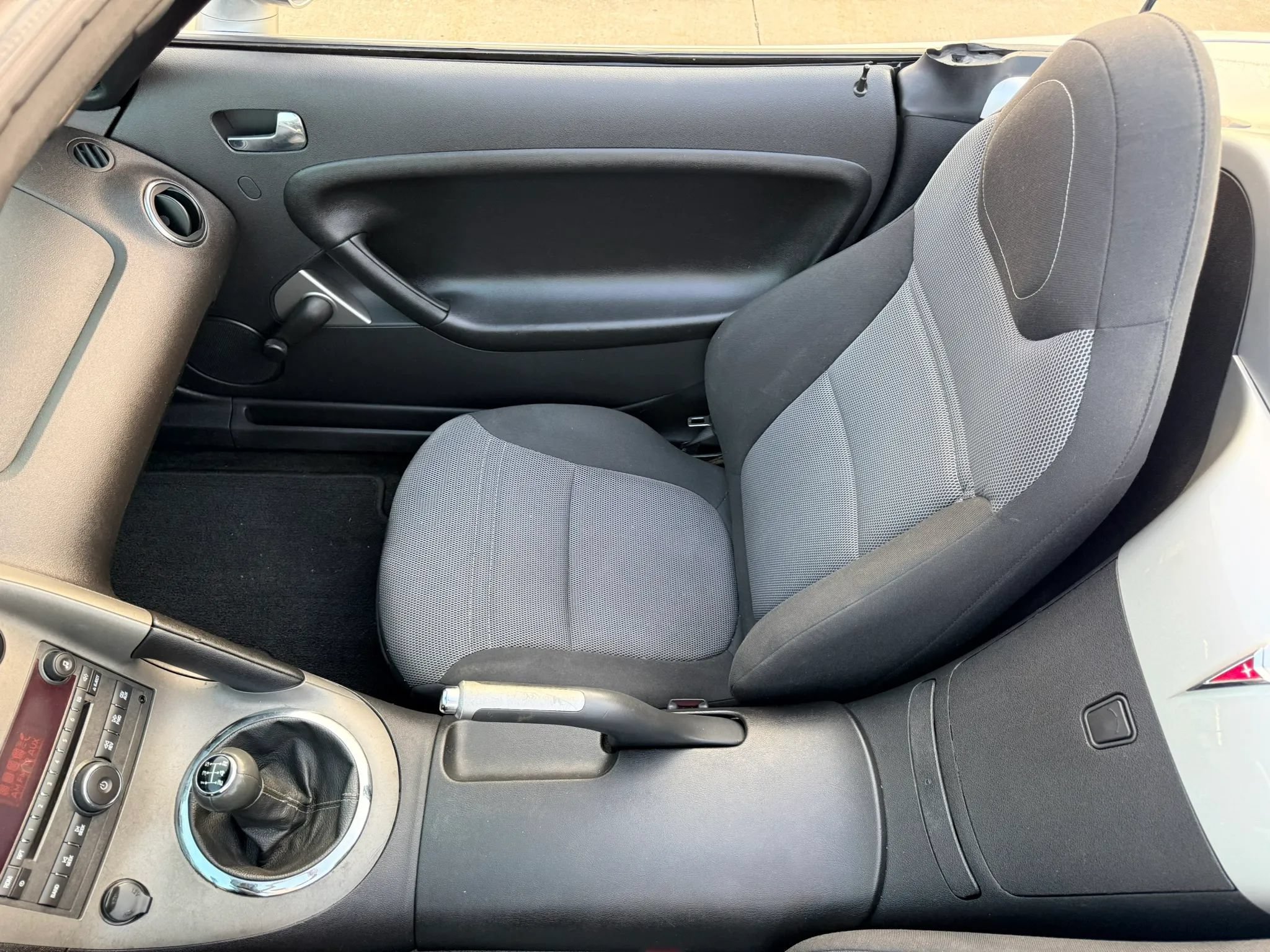 Used 2007 Pontiac Solstice Convertible RWD image 13