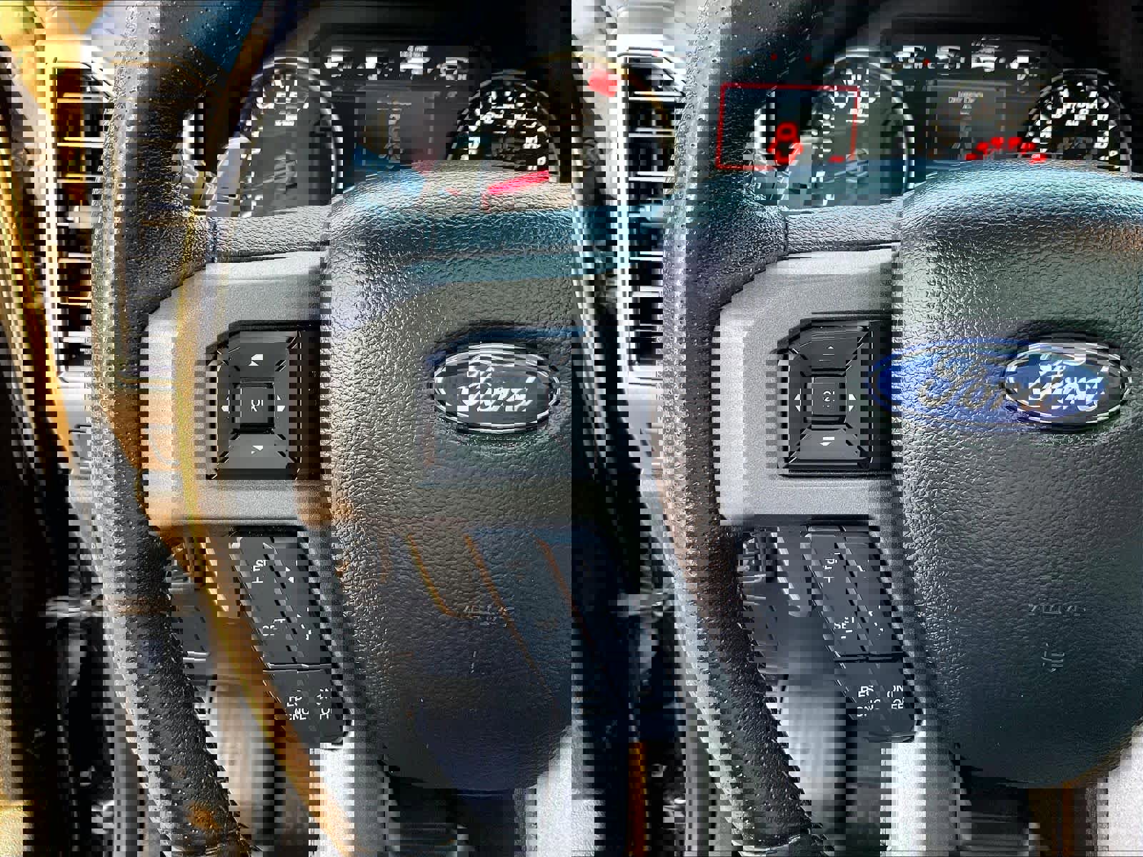 Used 2018 Ford F150 Raptor w/ Equipment Group 802A Luxury image 23