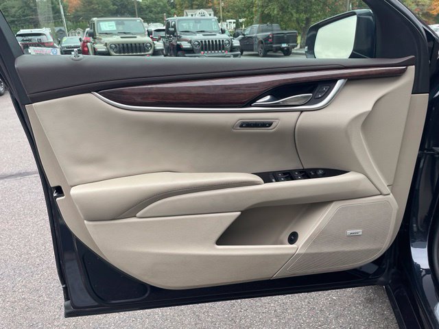 Used 2014 Cadillac XTS Luxury w/ Driver Awareness Package FWD image 9